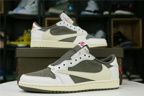 Travis Scott x Air Jordan 1 Low OG Reverse Mocha - immagine 2