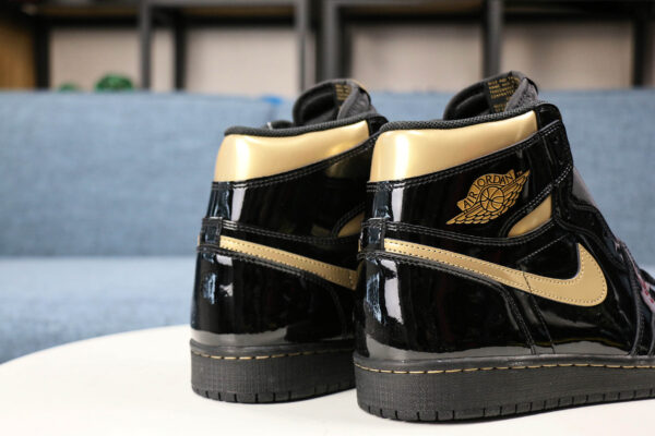 AIR JORDAN 1 METAILLIC GOLD 2020 - immagine 3