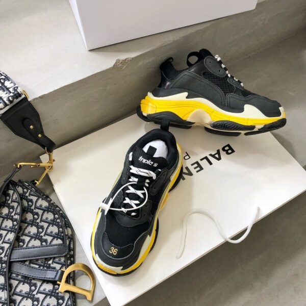 Balenciaga Triple S - immagine 3
