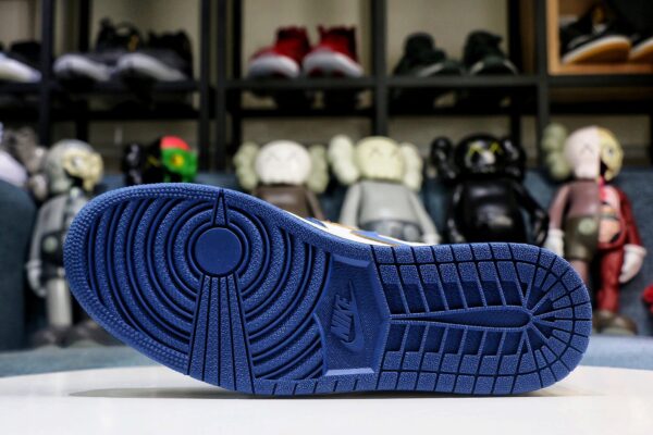 Union x Air Jordan 1 Retro High OG - immagine 2