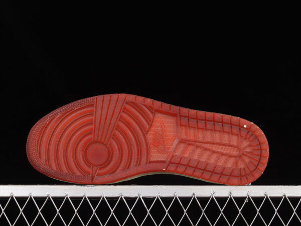 EASTSIDE GOLF X AIR JORDAN 1 LOW OUT THE MUD - immagine 3