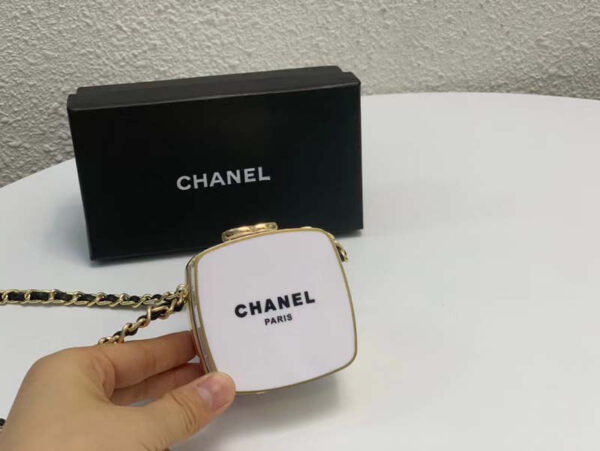 Cover AirPods Chanel
