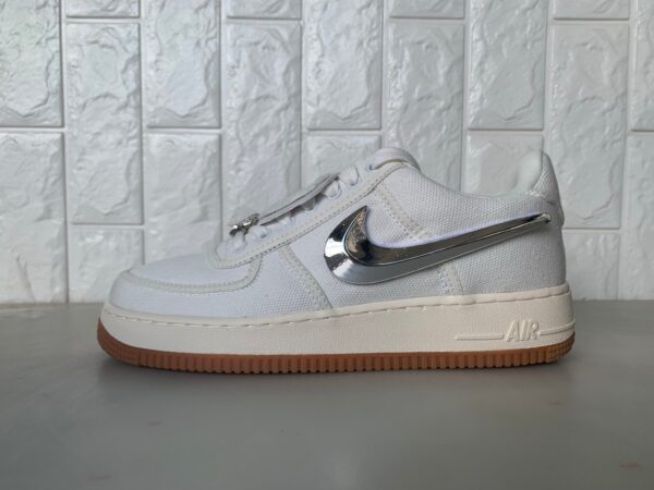 Travis Scott x Air Force 1 “Sail” - immagine 5