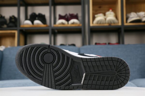 Air Jordan 1 Retro "Light Grey Smoke" 2020 - immagine 5