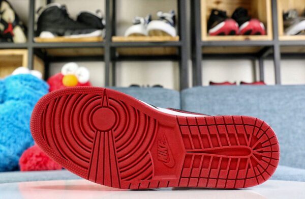 Air Jordan 1 OG - immagine 3