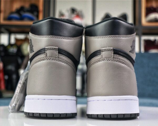 Air Jordan 1 OG "Ombra" 2018 - immagine 3