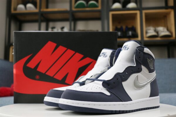 Air Jordan 1 OG Japan "Midnight Navy" - immagine 2