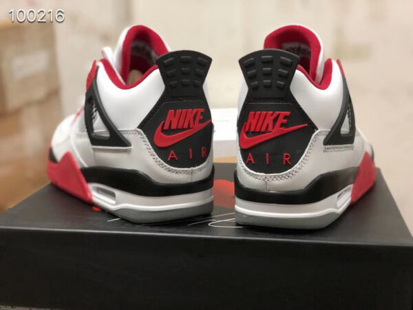 Air Jordan 4 “Fire Red” - immagine 3