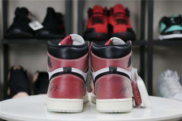 Trophy Room X Air Jordan 1 Retro High OG SP Chicago - immagine 3