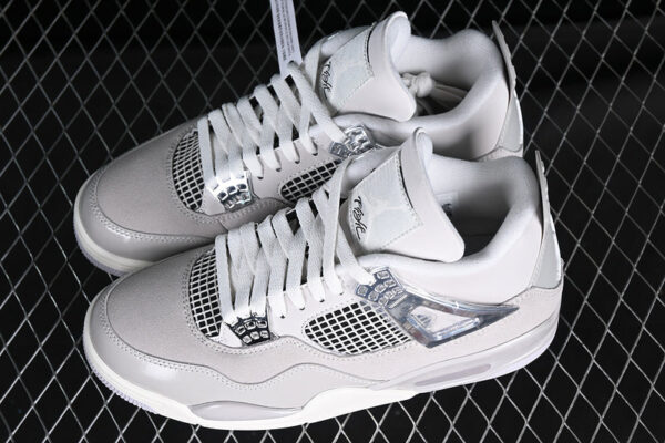 AIR JORDAN 4 RETRO FROZEN MOMENTS WHITE/GREY/SILVER - immagine 3
