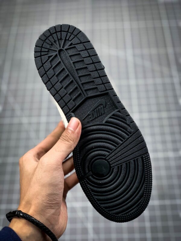 AIR JORDAN 1 MID MELO SE EQUALITY BLACK/BLACK-SAIL-WOLF GREY - immagine 5