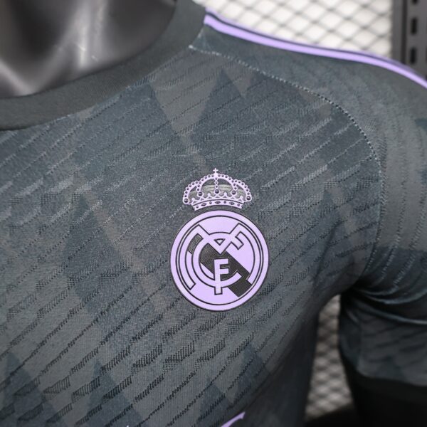 Real Madrid Special Edition - 24/25 Player Version - immagine 5