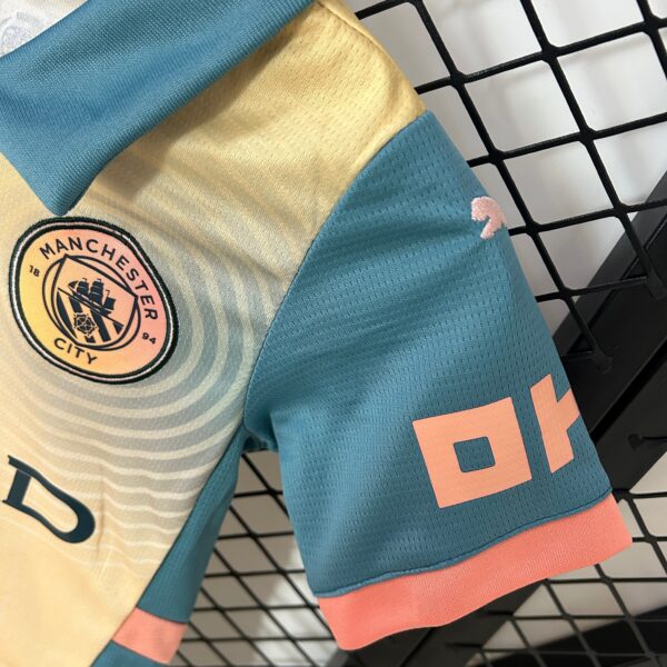 Kit Bambino - Manchester City Fourth 24/25 - immagine 4