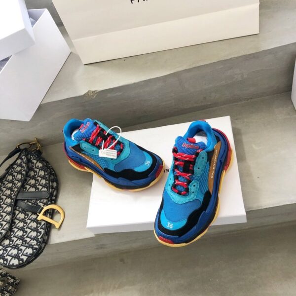 Balenciaga Triple S - immagine 2