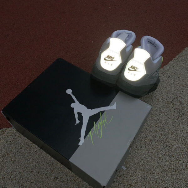 Air Jordan 4 SE “Neon” - immagine 4