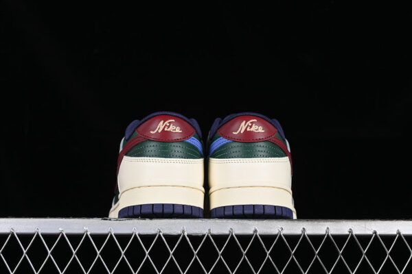NIKE DUNK LOW GORGE GREEN - immagine 2