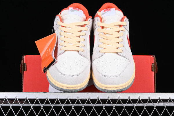 DUNK LOW ATHLETIC DEPARTMENT SAIL/PHOTON DUST/LIGHT SMOKE GREY/PICANTE RED - immagine 4