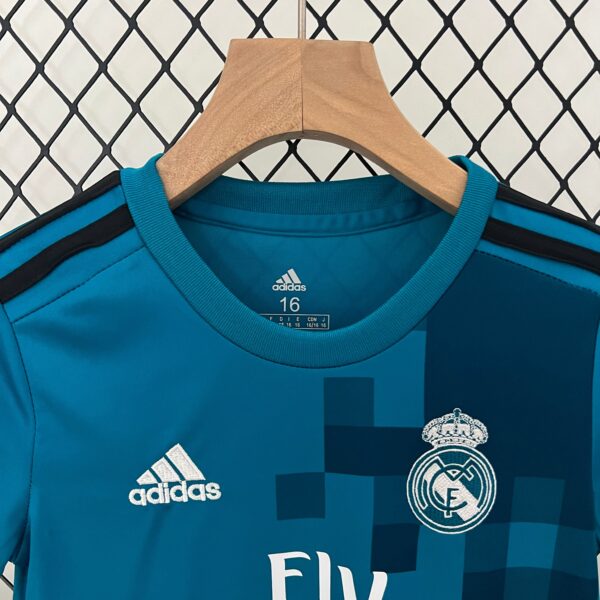 Kit Bambino - Real Madrid Vintage 17/18 - immagine 3