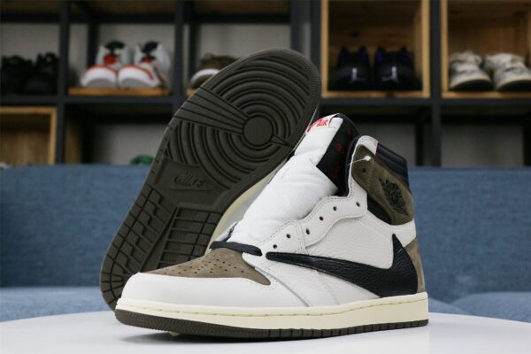 Travis Scott x Air Jordan 1 - immagine 4