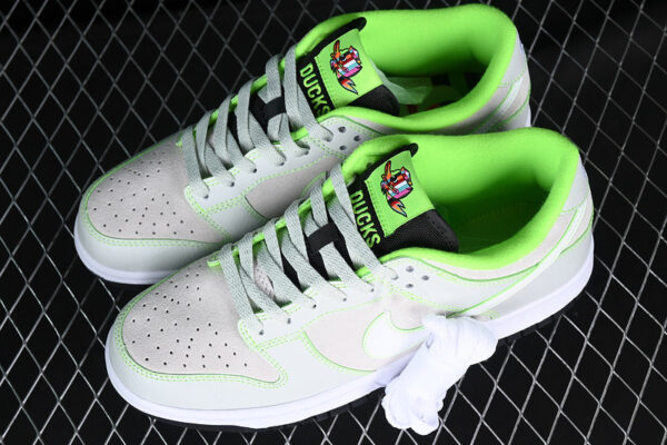 DUNK LOW UNIVERSITY OF OREGON WHITE/GREY/GREEN - immagine 3