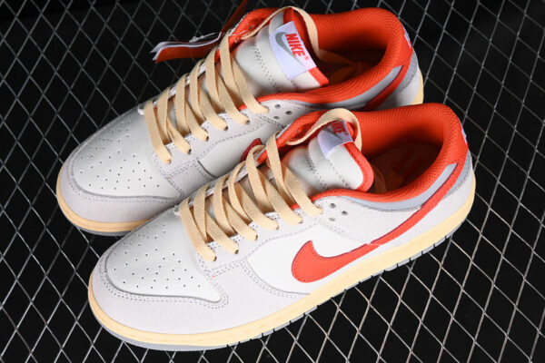 DUNK LOW ATHLETIC DEPARTMENT SAIL/PHOTON DUST/LIGHT SMOKE GREY/PICANTE RED - immagine 3