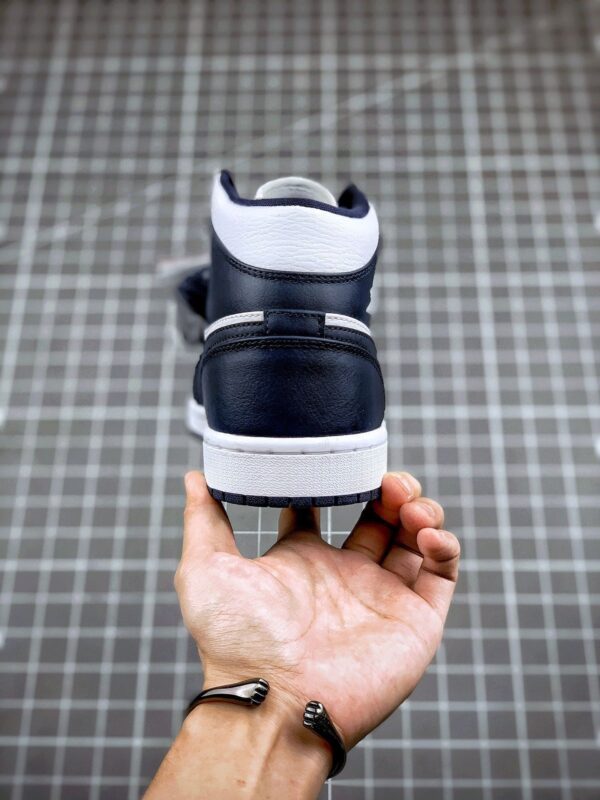 AIR JORDAN 1 MID WHITE/METALLIC GOLD-OBSIDIAN - immagine 6