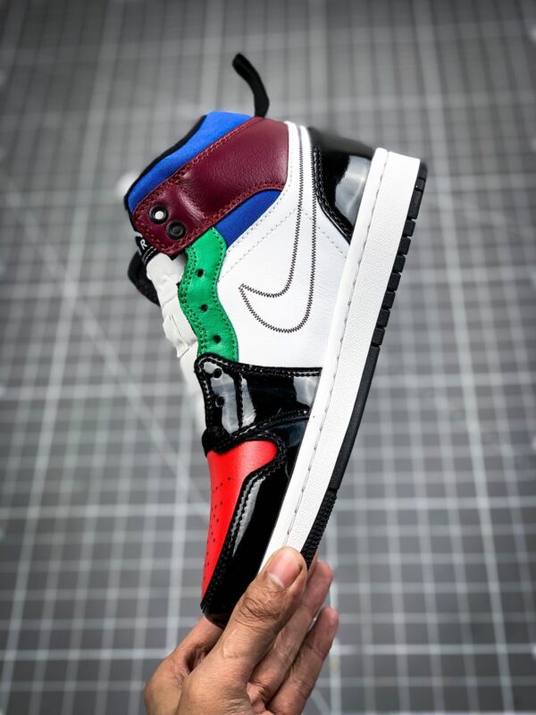 AIR JORDAN 1 MID SE BLACK/WHITE/MULTI-COLOR - immagine 4