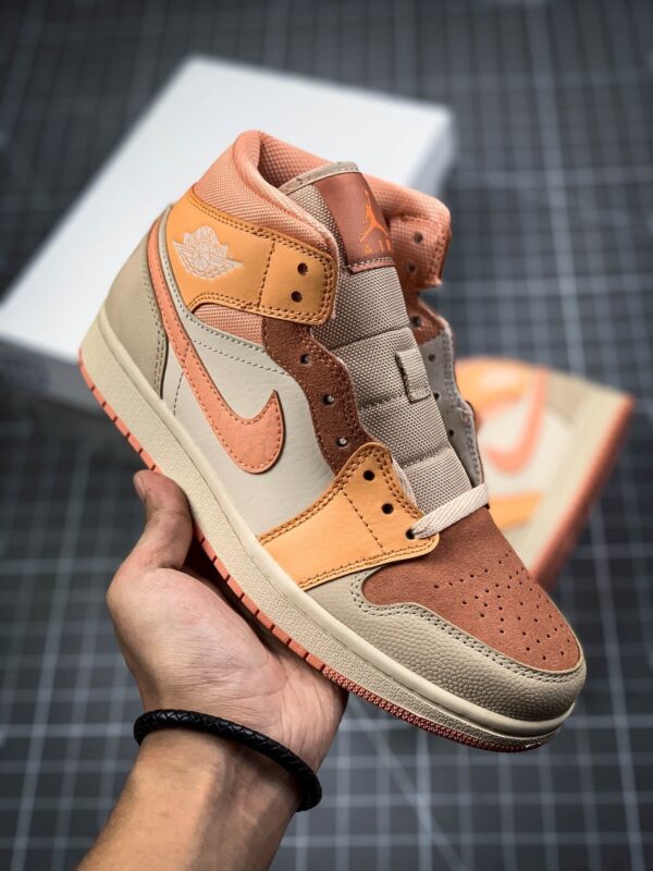 AIR JORDAN 1 MID APRICOT ATOMIC ORANGE/APRICOT AGATE/TERRA BLUSH - immagine 2