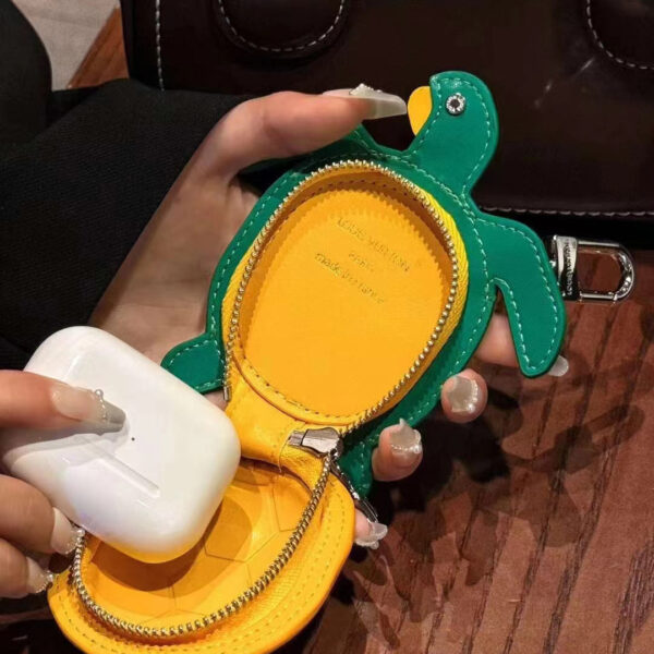 Cover AirPods Louis Vuitton - immagine 2