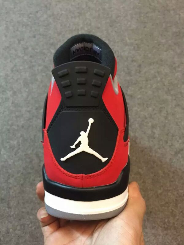 AIR JORDAN 4 Toro Bravo - immagine 4