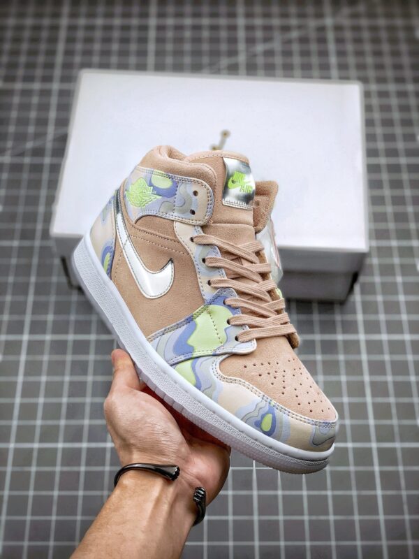 AIR JORDAN 1 MID SE P(HER)SPECTIVE WASHED CORAL/CHROME-LIGHT WHISTLE - immagine 2