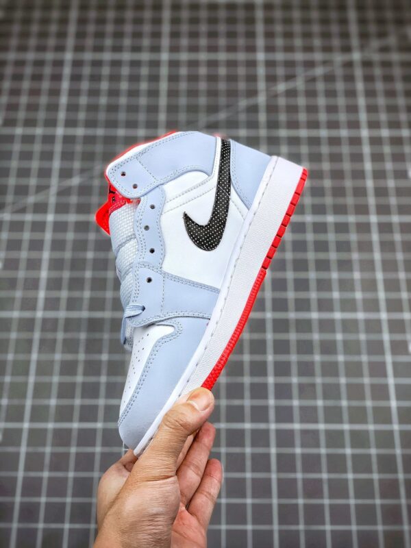 AIR JORDAN 1 MID POLKA DOT SWOOSH HALF BLUE/BLACK-WHITE - immagine 4