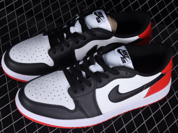 AIR JORDAN 1 LOW OG BLACK TOE - immagine 4