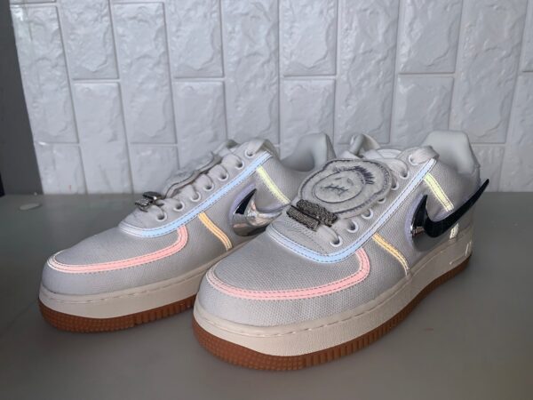 Travis Scott x Air Force 1 “Sail” - immagine 2