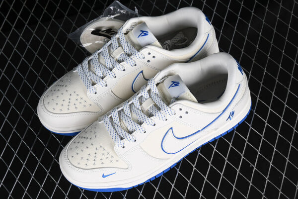 SB DUNK LOW TS WHITE/BLUE - immagine 3
