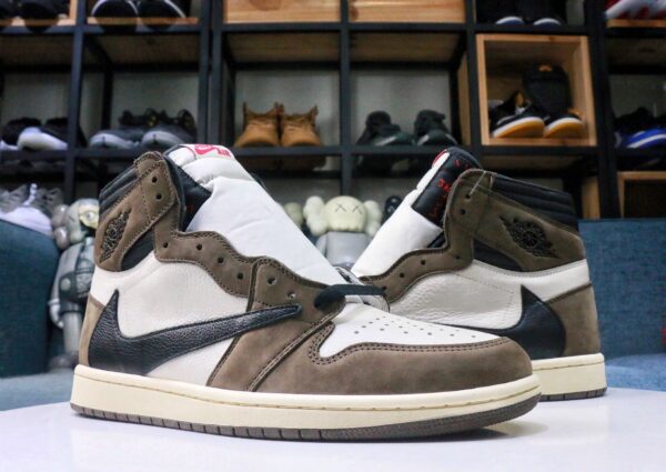 Travis Scott x Air Jordan 1 High OG TS SP - immagine 4