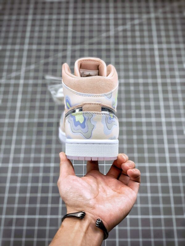 AIR JORDAN 1 MID SE P(HER)SPECTIVE WASHED CORAL/CHROME-LIGHT WHISTLE - immagine 6