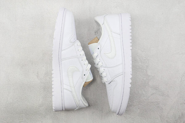 AIR JORDAN 1 LOW GOLF - immagine 2