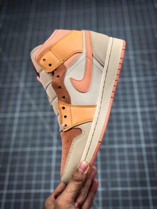 AIR JORDAN 1 MID APRICOT ATOMIC ORANGE/APRICOT AGATE/TERRA BLUSH - immagine 3