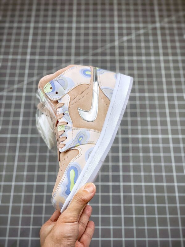 AIR JORDAN 1 MID SE P(HER)SPECTIVE WASHED CORAL/CHROME-LIGHT WHISTLE - immagine 4
