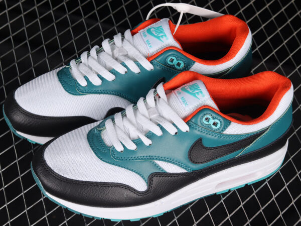 LEBRON JAMES X LIVERPOOL FC X AIR MAX 1 - immagine 4