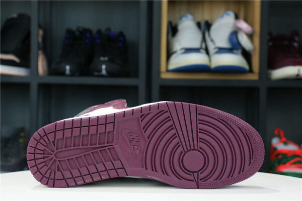 Air Jordan 1 High OG Bordeaux - immagine 4