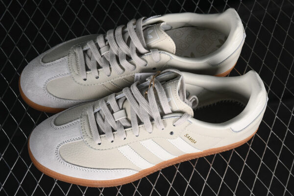 ADIDAS SAMBA VEGAN ALUMINIUM/CHALK WHITE/WONDER BEIGE - immagine 3