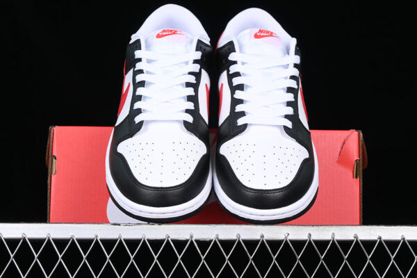 DUNK LOW SB RED PANDA WHITE/BLACK/RED - immagine 4