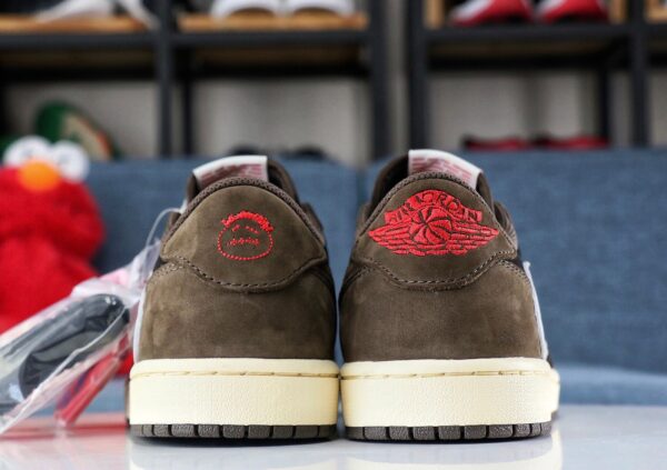 Travis Scott X Air Jordan 1 'Cactus Jack’ - immagine 2