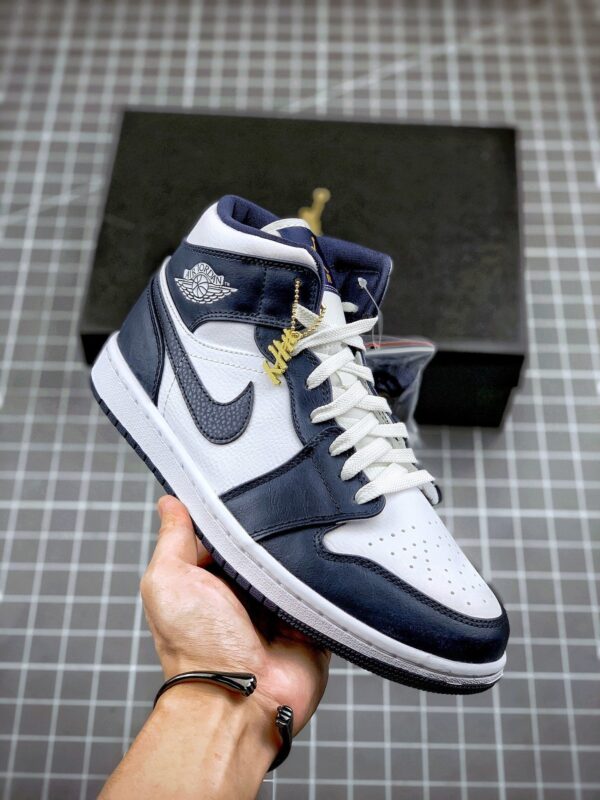 AIR JORDAN 1 MID WHITE/METALLIC GOLD-OBSIDIAN - immagine 2