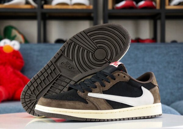 Travis Scott X Air Jordan 1 'Cactus Jack’ - immagine 3