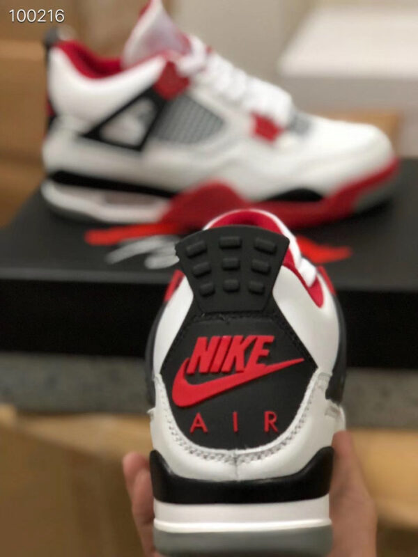 Air Jordan 4 “Fire Red” - immagine 4