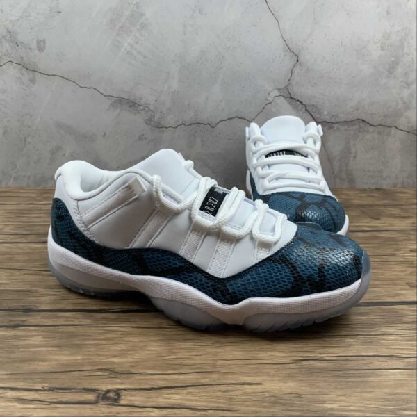 Air Jordan 11 Retro Low Blue Mimetic - immagine 2