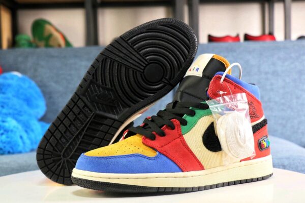 Blu Il Grande x Air Jordan 1 Mid - immagine 2